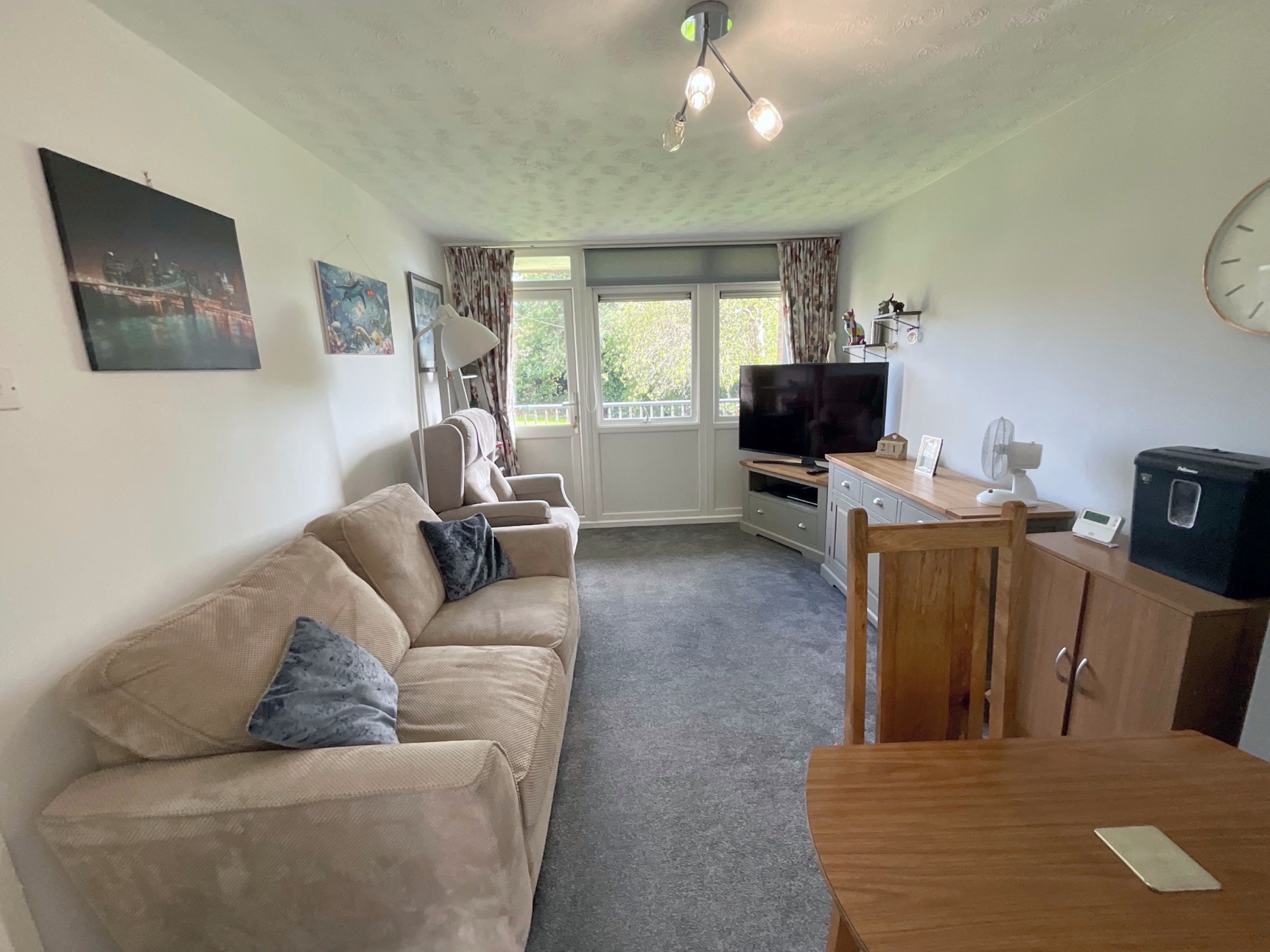 living room 